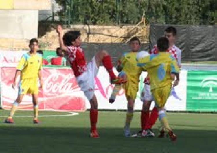 Fútbol (Campeonato de España Alevín): Castilla y León no da opción a una Melilla fatigada (7-0)