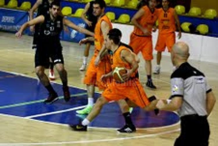 Día negro para el C.A.M. Enrique Soler tras perder ante el filial de Cáceres (72-87)