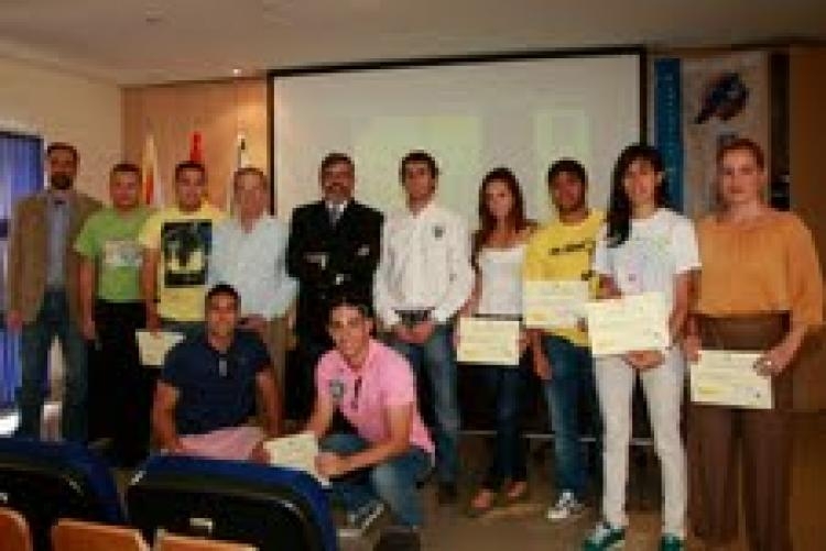 Los alumnos del curso de ‘Guía en Itinerarios en Bicicleta’ reciben sus diplomas
