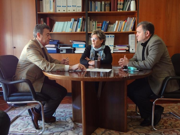Calzado y Robles durante el encuentro de esta mañana