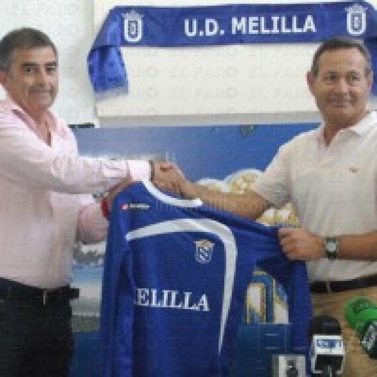 Moya Toré el día de su presentación como nuevo técnico de la Unión Deportiva