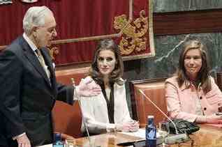 Mato recuerda que más de tres millones de personas sufren alguna de las 8.000 enfermedades raras en España