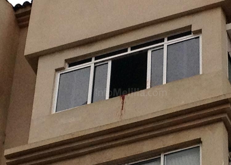 Balcón desde el que pidió auxilio el agredido