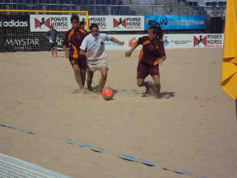 Fútbol Playa (Féminas): Melilla planta cara a Murcia y termina cayendo en el último minuto (5-3)