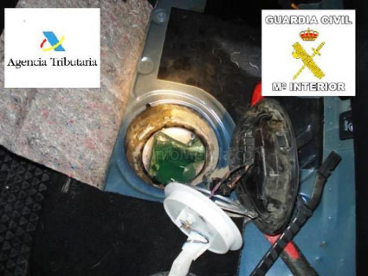 Droga en el interior del depósito de combustible