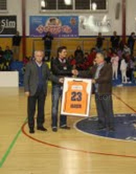 Agradecimento del CAM Enrique Soler a Clínicas Avandent, uno de sus patrocinadores