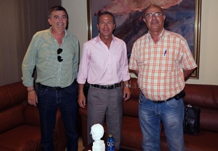 Miguel Marín se reune con dirigentes de la UD Melilla y Casino del Real