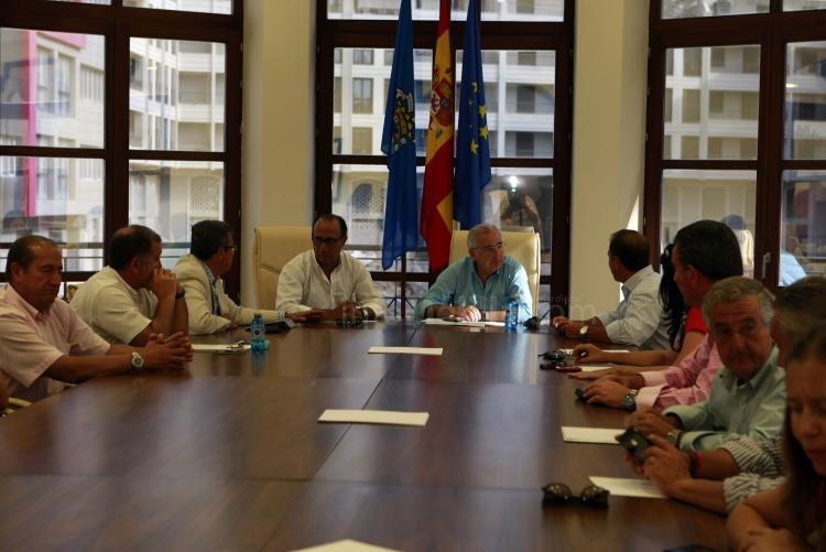 Ciudad y Delegación ponen en común sus gestiones y destacan la necesidad de coordinarse para evitar duplicidad de competencias