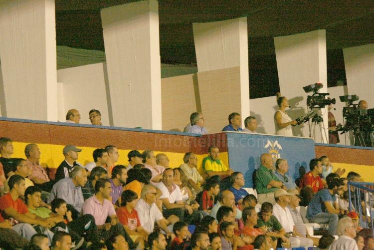 La afición azulina espera un triunfo ante el Almería B