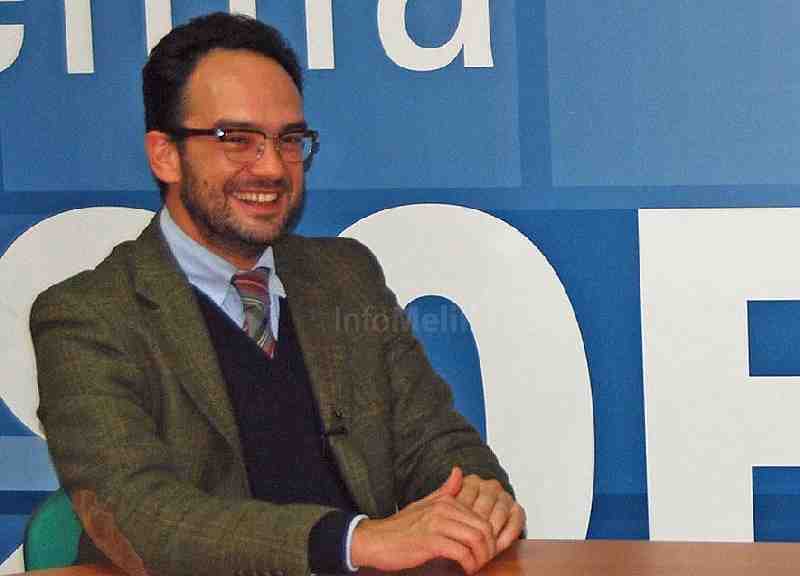 Antonio Hernando, durante la entrevista en Cablemel TV