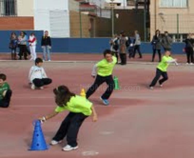 Éxito del torneo "Jugando al Atletismo" del Club Atlético Melilla