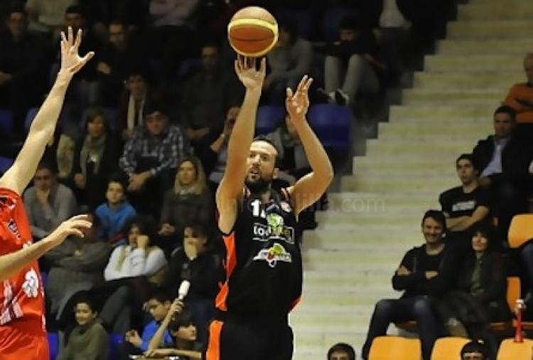 El nuevo fichaje de Melilla Baloncesto, Amador, un pivot de 210 centímetros
