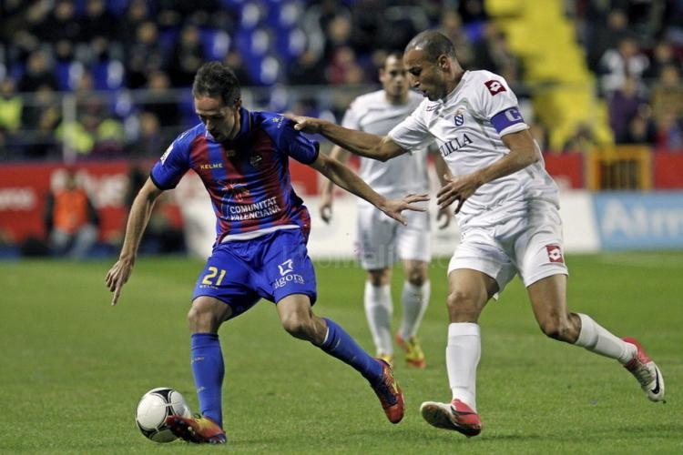 Chota, autor del gol melillense en el "Ciutat de Valencia"