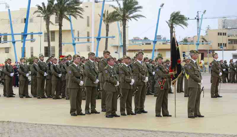 Más de 200 personas reafirman su amor patrio en la Jura de Bandera Civil celebrada en Melilla