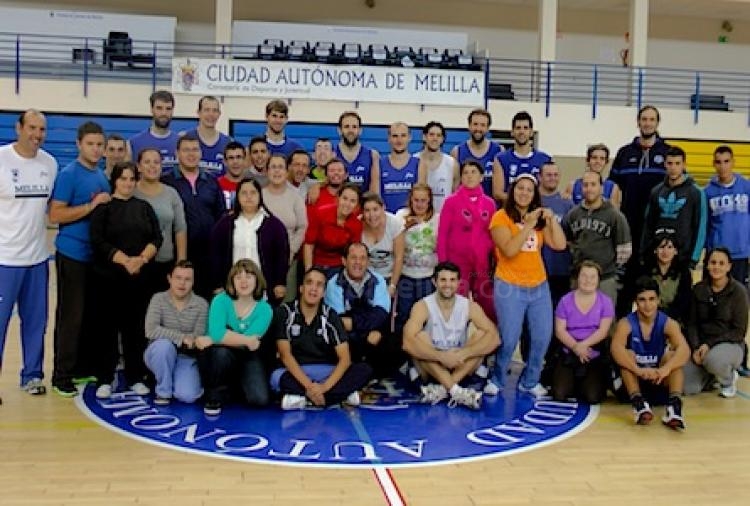 ASPANIES-FEAP Melilla pasa una mañana con el Melilla Baloncesto