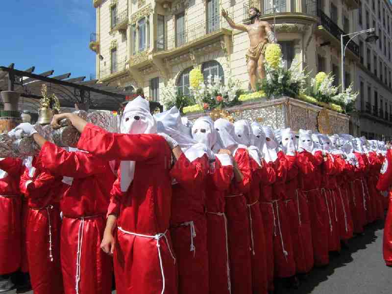 Alegría en las calles de Melilla: Cristo ha resucitado