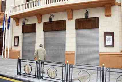 Detalle de los cuadrantes, ubicados a ambos lados de la entrada