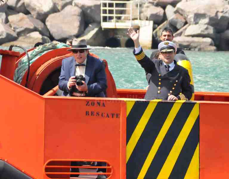 Homenaje en el mar a las víctimas del Titanic