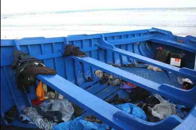 Llegan 17 de origen subsaharianos al puerto de Melilla a bordo de una embarcación a motor