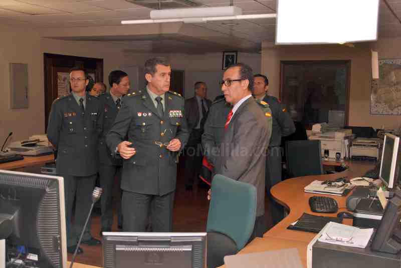 El nuevo delegado del Gobierno visita las instalaciones de la Comandancia de la Guardia Civil
