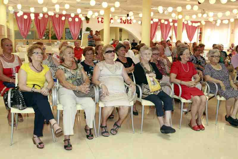Los mayores, un público entregado y dispuesto siempre a la diversión en esta Feria 2012