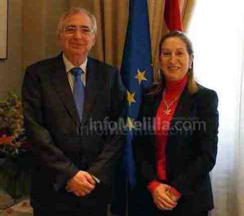 Juan José Imbroda junto a la ministra de Fomento, Ana Pastor