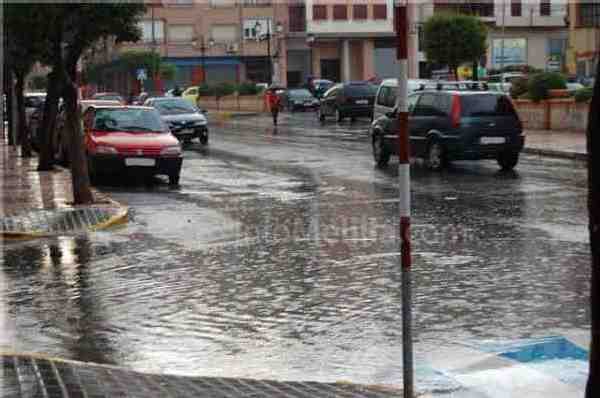 La previsión meteorológica indica que el mal tiempo va a continuar durante las próximas horas