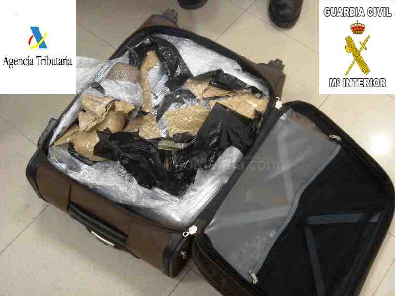 La Guardia Civil sorprende a un menor con hachís adosado al cuerpo