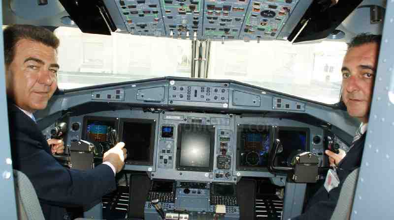 En la cabina del nuevo avión ATR