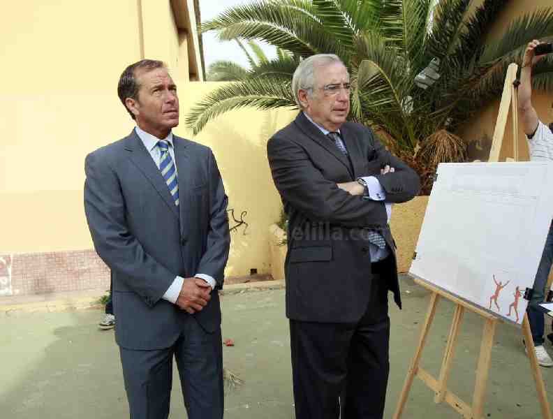Melilla invertirá un millón de euros en cubrir las pistas deportivas de tres centros escolares