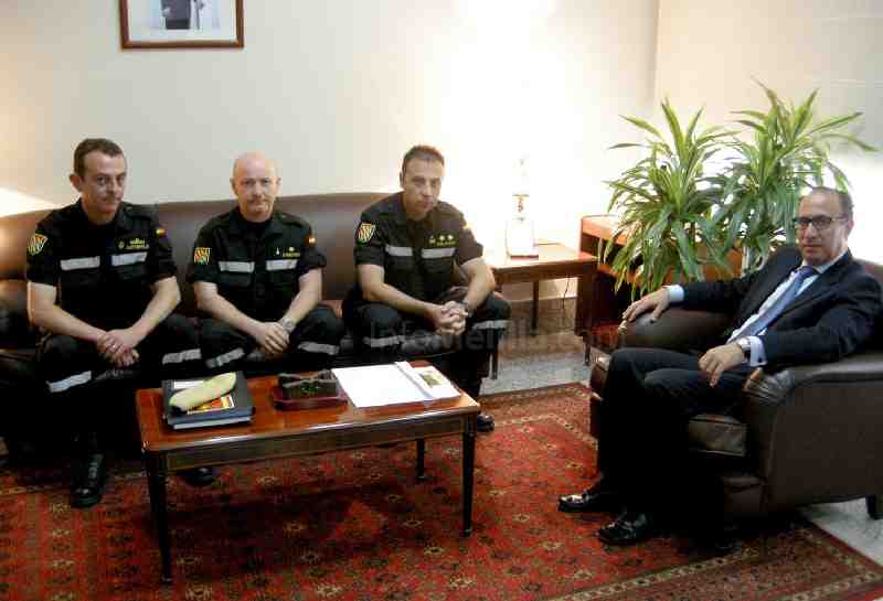 Momento de la reunión entre El Barkani y representantes de la UME
