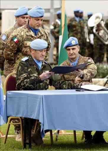 El general Medina desea 'muchos éxitos' a los ceutíes y melillenses que viajan al Líbano
