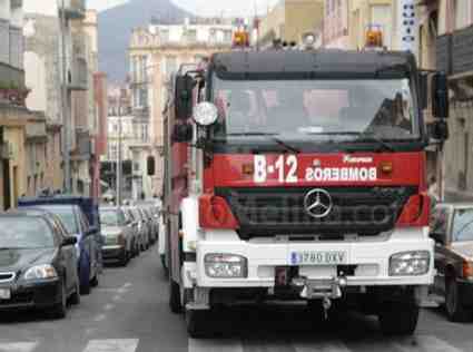 Arden tres coches en el incendio de un garaje