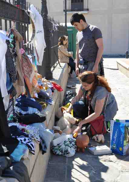 El ‘Gran trueque de Melilla’ reúne cientos de artículos para su intercambio