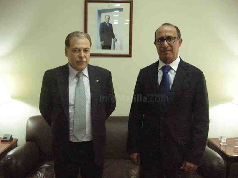 Montero Díaz junto a El Barkani