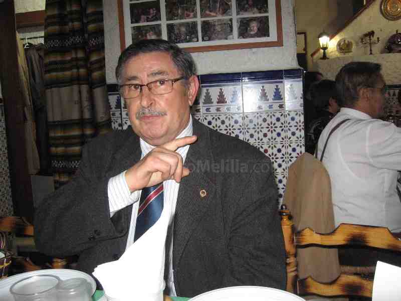 'Beberse a versos' en Los Cabales gracias a la joven poesía del grupo de autores 'Etcétera'