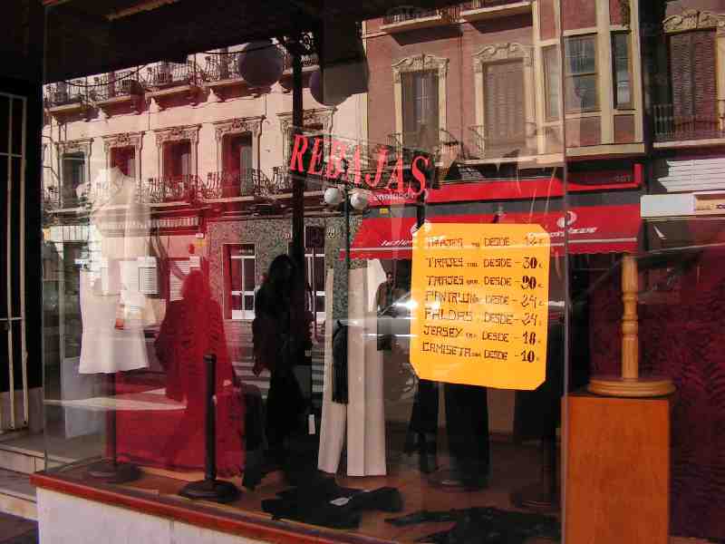 Bienestar Social lanza una serie de recomendaciones a los consumidores ante el inicio de las rebajas el próximo sábado