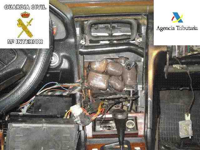 Incautados 40 kilos de droga y detenidas dos personas en dos nuevas actuaciones de la Guardia Civil en el Puerto de Melilla