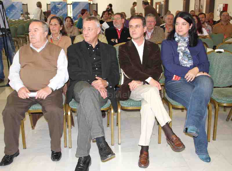 Jesús Caldera (segundo por la izquierda) ha sido el encargado de clasurar el Congreso