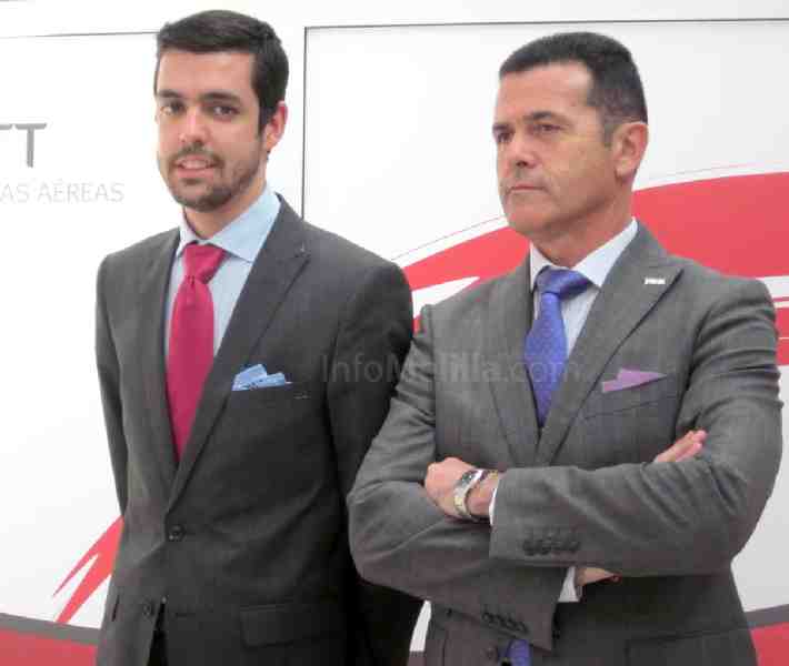 Abel Pizarro (izq.) junto al director comercial de Helitt, Alfredo Corchero