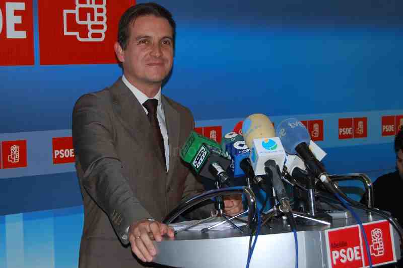 PSOE condena "asalto" al Peñón Vélez y defiende la territorialidad de España