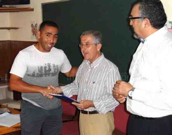 La Consejería Adjunta a la Presidencia premia el esfuerzo académico de los jóvenes de 'Las Palmeras'