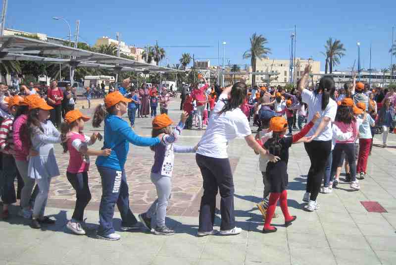 Cientos de niños participan en el acto central de la CME, dirigida a reclamar una educación de calidad y pública para todos