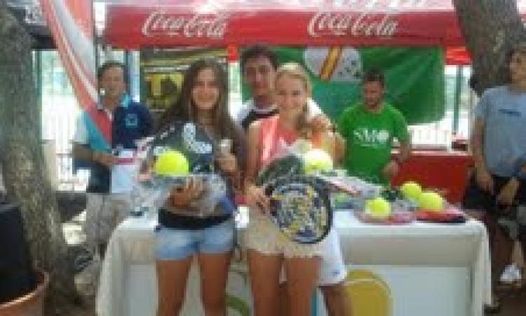 Padel: Jesús Moya y Mónica León triunfan en el TYC Premium de Córdoba