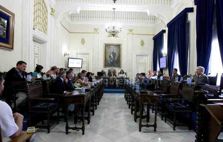 La Asamblea de Melilla aprueba la supresión de la paga extra de Navidad de los miembros del Gobierno