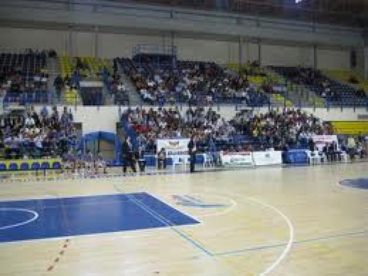 Melilla Baloncesto recibe a Menorca Básquet en un duelo vital para ambos