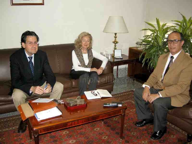 Momento de la reunión de la CEME con el delegado del Gobierno