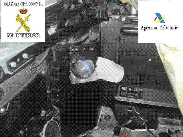 Incautados 40 kilos de droga y detenidas dos personas en dos nuevas actuaciones de la Guardia Civil en el Puerto de Melilla