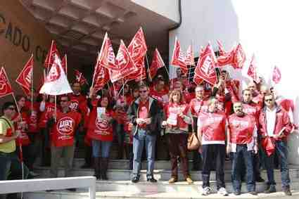 Unas 30 personas han iniciado la campaña informativa