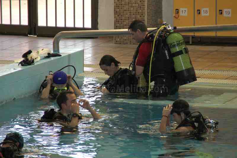 El bautizo de buceo ha comenzado a las 18.00 horas